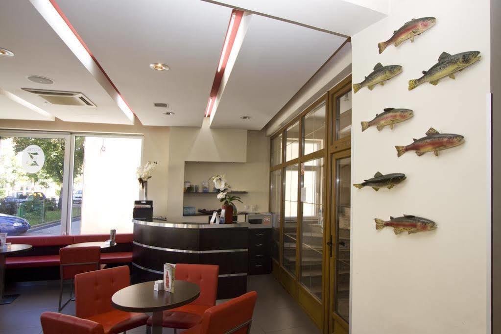 Hotel Zvonimir โอโทชาส ภายนอก รูปภาพ